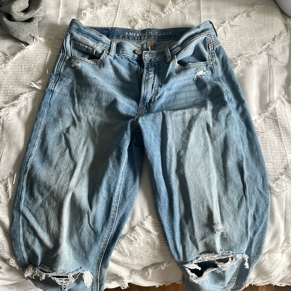 American eagle light wash mom jean